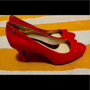 Calvin Klein Kyle peep toe heels size 8